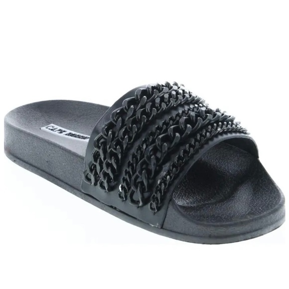 Cape Robbin Moira-18
Black Sandals size 9 - Picture 2 of 4